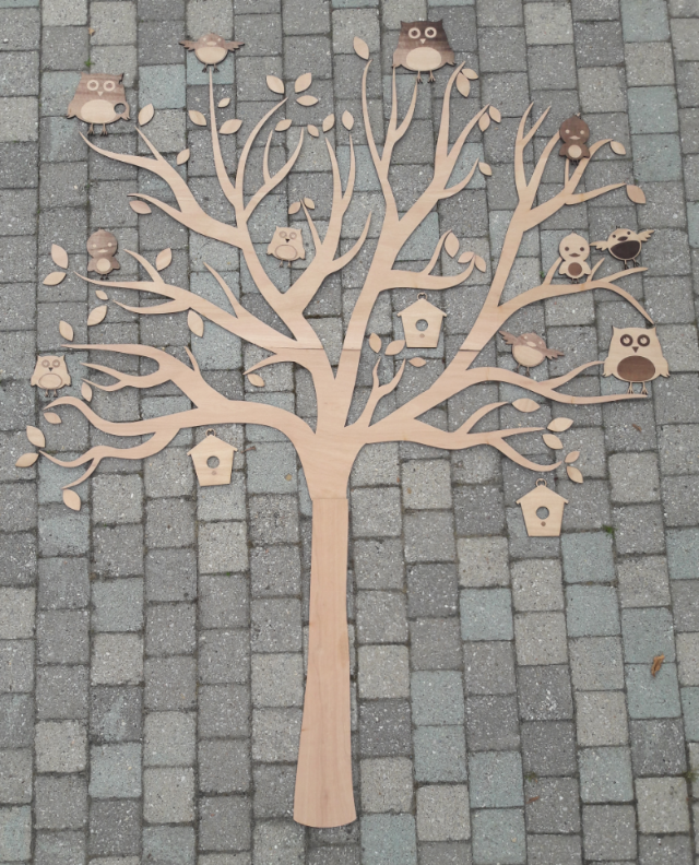 Arbre mural en bois